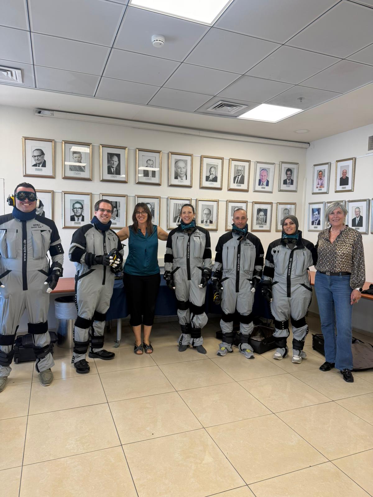 התנסות בחליפות זקנה במסגרת מפגש ראשון של פורום דוקטורנטים, תשפ"ו- 10.11.25