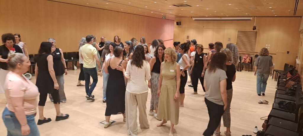 תמונה ראשונה מהאירוח, הסדנה והסיור לחברי סגל ביה"ס במוזיאון תל אביב לאומנות